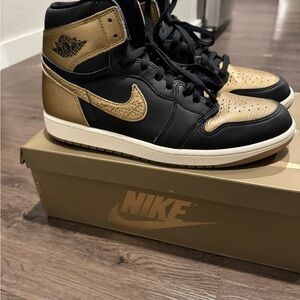 Air Jordan 1 Retro High OG Black/Metallic Gold Size 12 - Great Condition